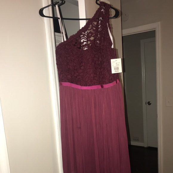 David’s Bridal Lace Long Dress in Wine Size 6 - Picture 2 of 4